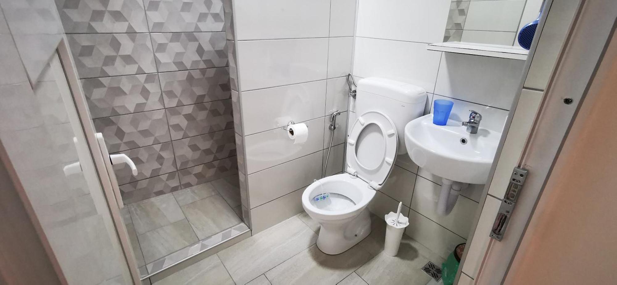 Rest & Recharge 4Bdr Apt- Free Parking, Ac & Garden SJJ Esterno foto