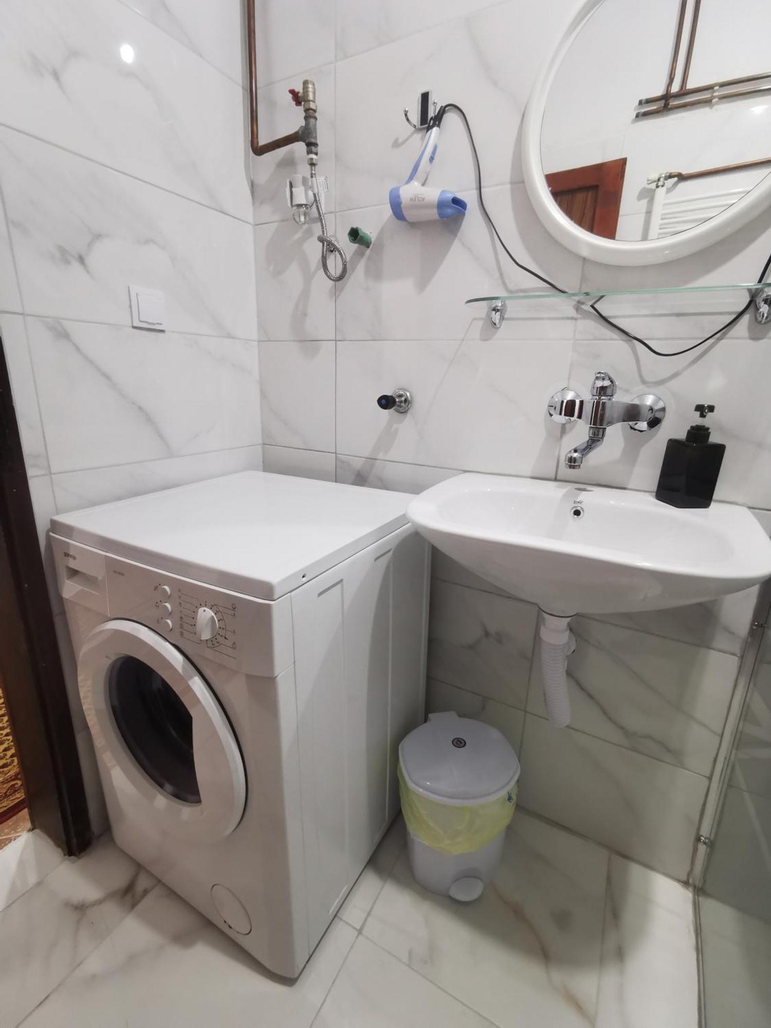 Rest & Recharge 4Bdr Apt- Free Parking, Ac & Garden SJJ Esterno foto